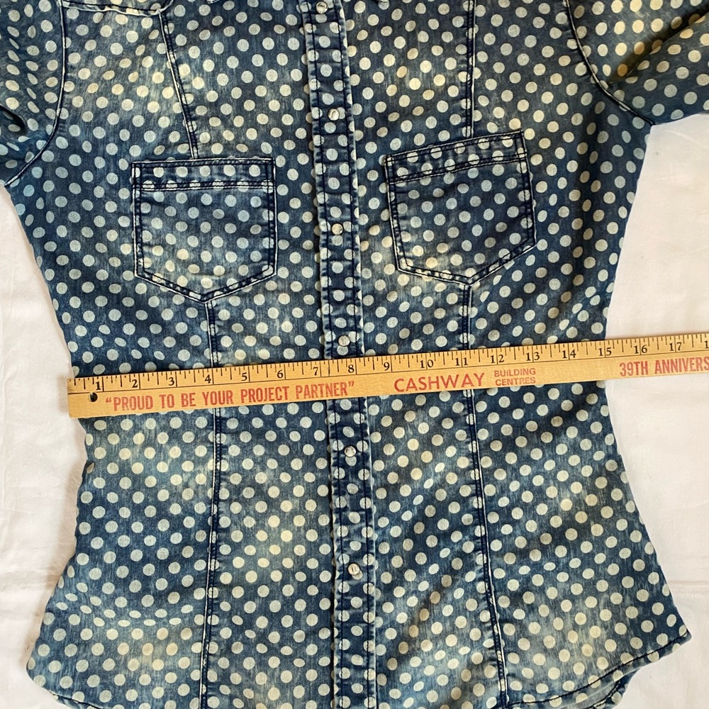 Guess Polka Dot Pearl Snap Button Front Denim Shirt SM Coastal Cowgirl Western - Picture 13 of 16